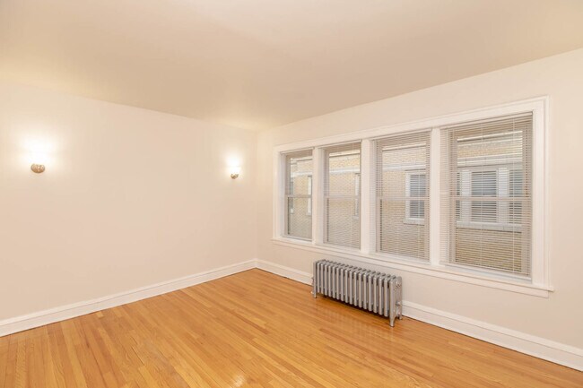 Building Photo - 1731 W 91st St