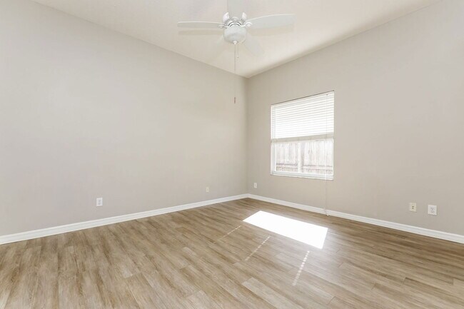 Building Photo - 1253 Deerbourne Dr