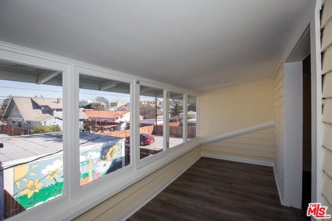 Building Photo - 1075 1/2 Leighton Ave