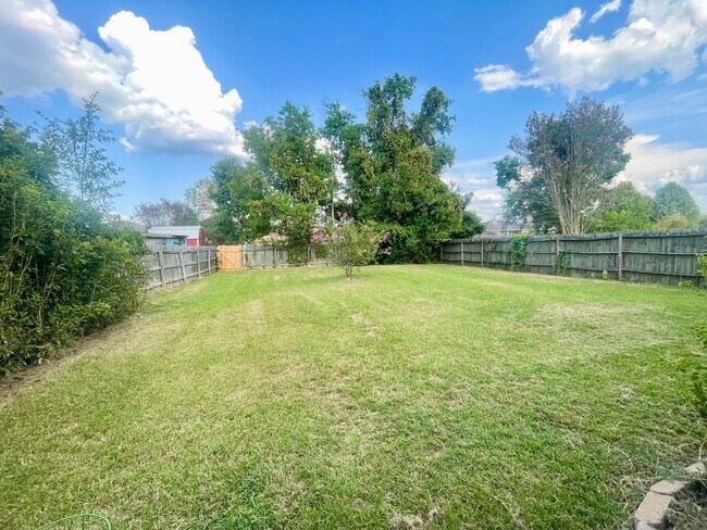 Building Photo - 242 Village Cove