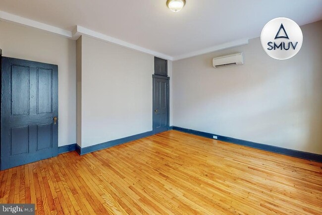 Primary Photo - 24 E Madison St