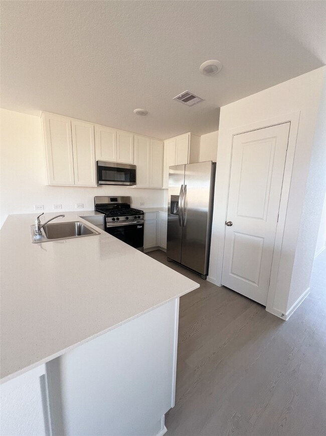 Building Photo - 12526 Mountain Daisy Rd