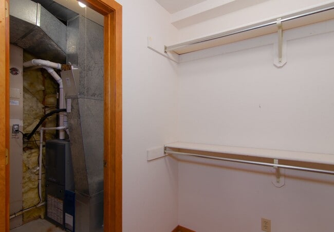 Building Photo - COMING SOON !! 3 bed 2.5 Bath Home on .5 acre lot in corner of Culdesac Mead School District