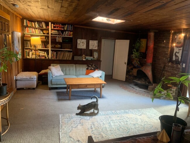 Building Photo - 1124 Rosario Dr