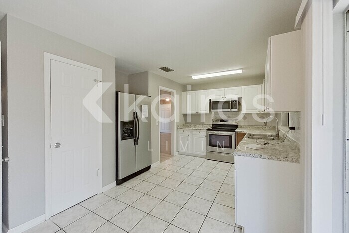 Building Photo - 1635 Jamaica St