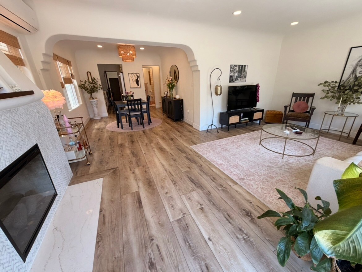 Open-concept living area. - 726 Cohasset Ct