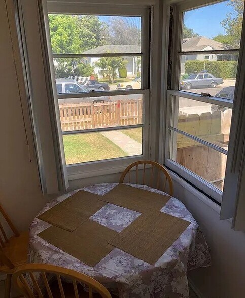 Building Photo - 4019 1/2 McLaughlin Ave