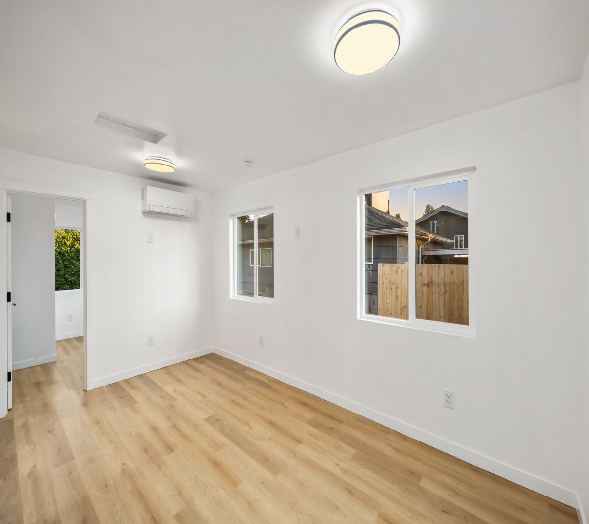 Building Photo - 5945 Fauntleroy Way SW