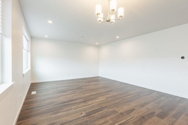 Building Photo - Brand New 3 bed 2.5 bath with flex room North Meridian