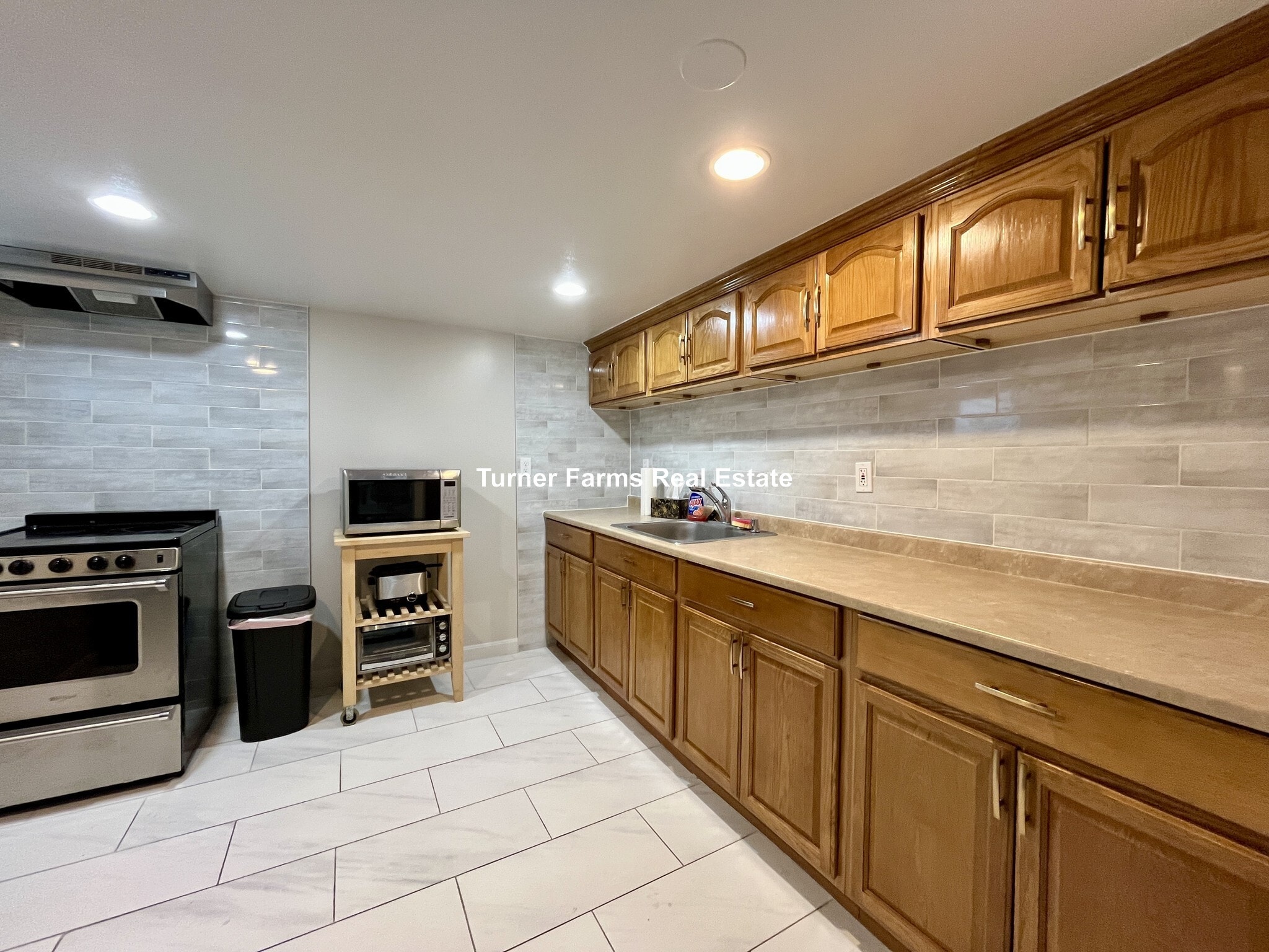 Building Photo - 77 Fairfax St