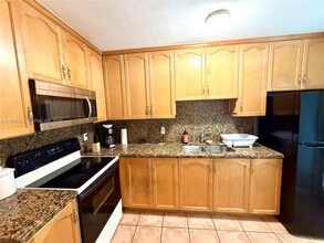 Building Photo - 952 Churchill Rd