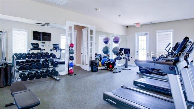 Building Photo - 179 Garden Row Dr N