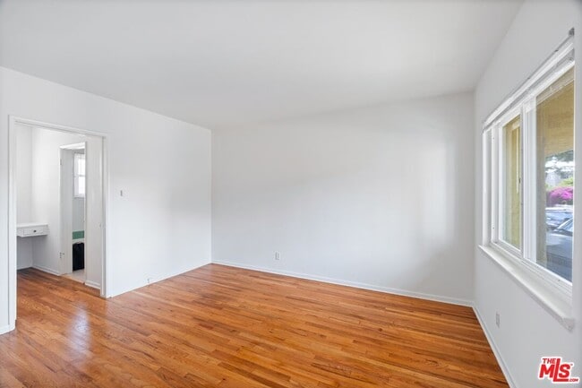 Building Photo - 9620 Braddock Dr