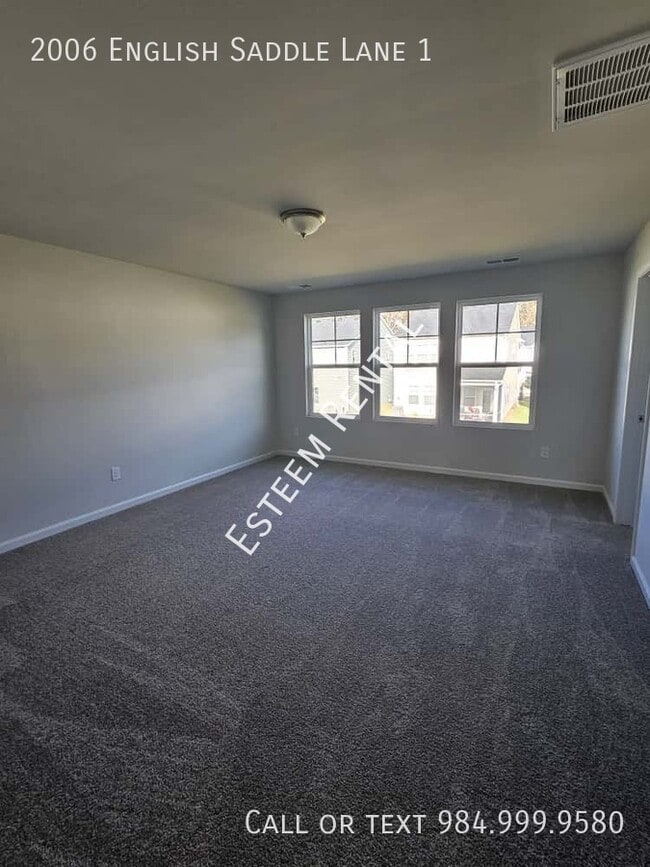 Building Photo - 2006 English Saddle Ln