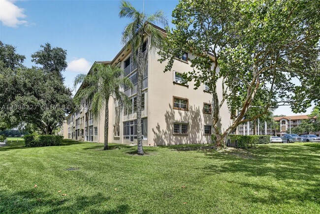 Building Photo - 1200 SW 125th Ave