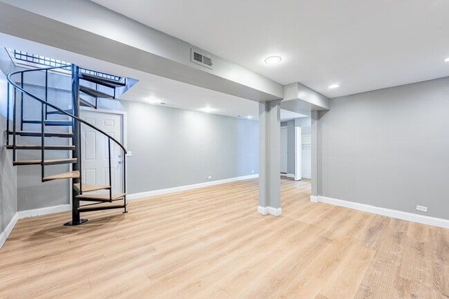 Building Photo - 1519 W Thomas St