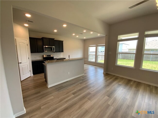 Building Photo - 2212 Clove Ct