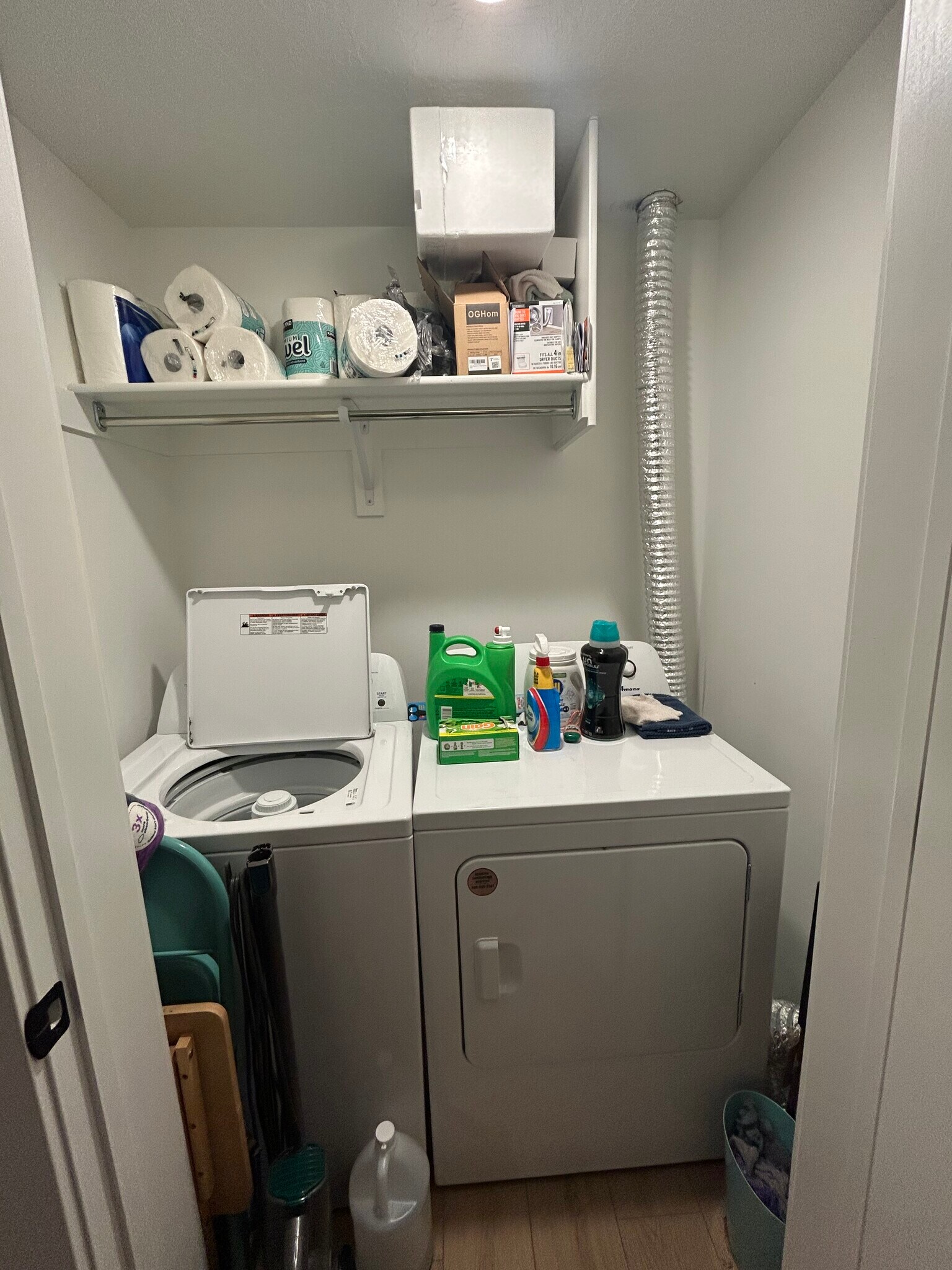 Building Photo - 81 S Keaki Wood