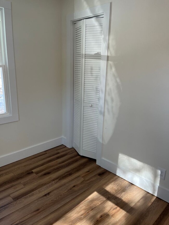 Building Photo - Modern Cottage Living Just Minutes from Downtown West Jefferson