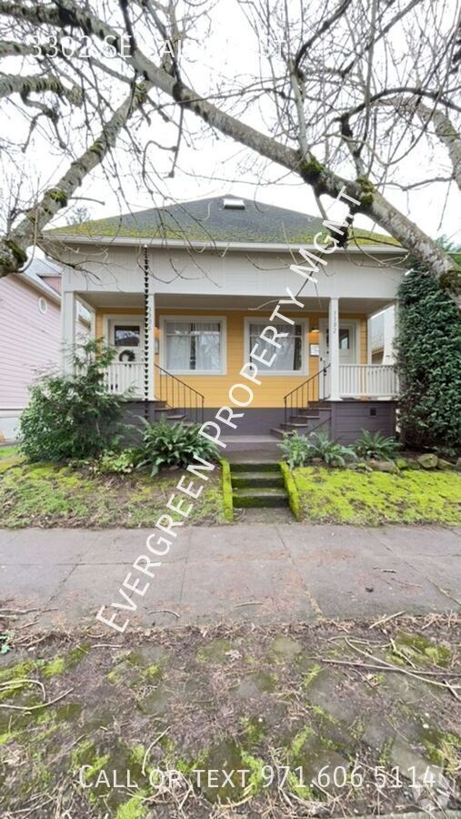 Building Photo - Charming 1BA Home Street Parking and Elect...