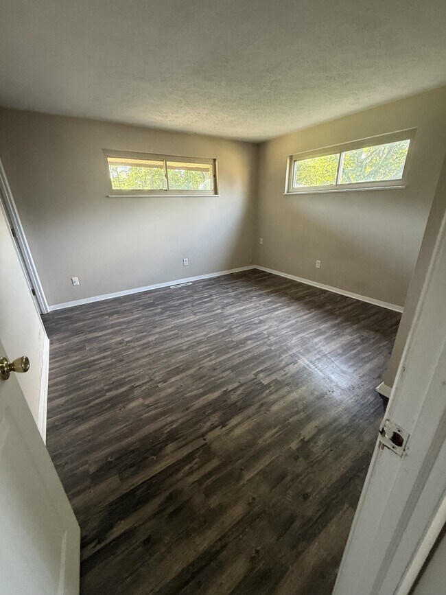 Building Photo - 6185 Farmborough Dr