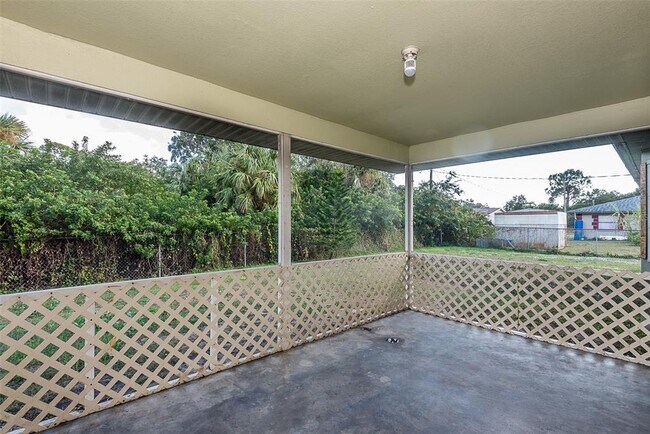 Building Photo - 504 Vannell St