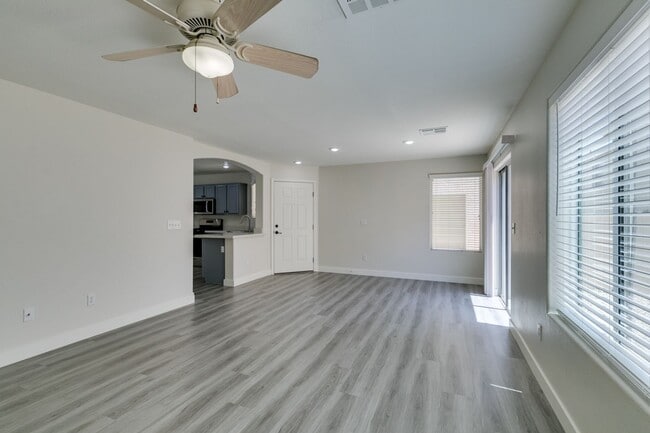 Building Photo - NEWLY UPDATED 4 BEDROOM HOME IN THE SOUTHWEST