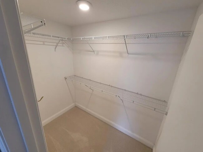 Building Photo - 5336 White Cliff Ln