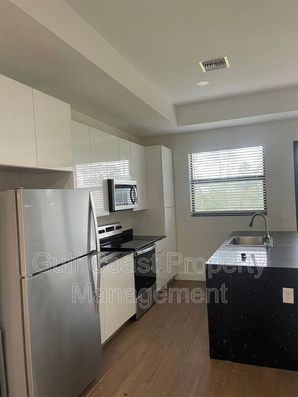 Building Photo - 126 Viewpoint Dr