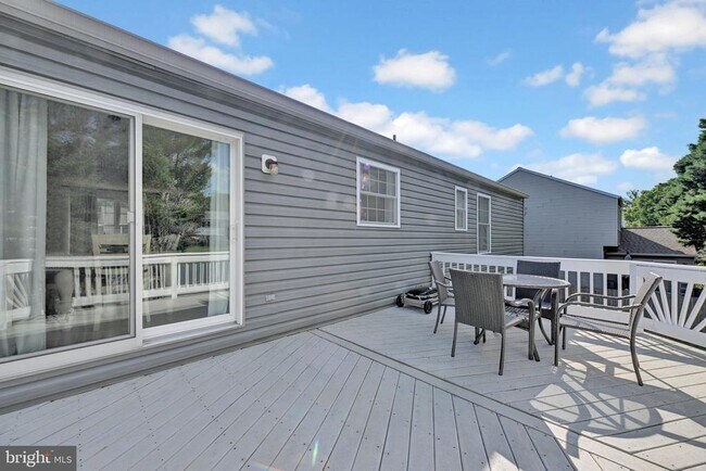 Building Photo - 350 Long Meadow Way