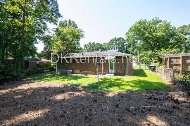 Building Photo - 754 Sheffield Rd