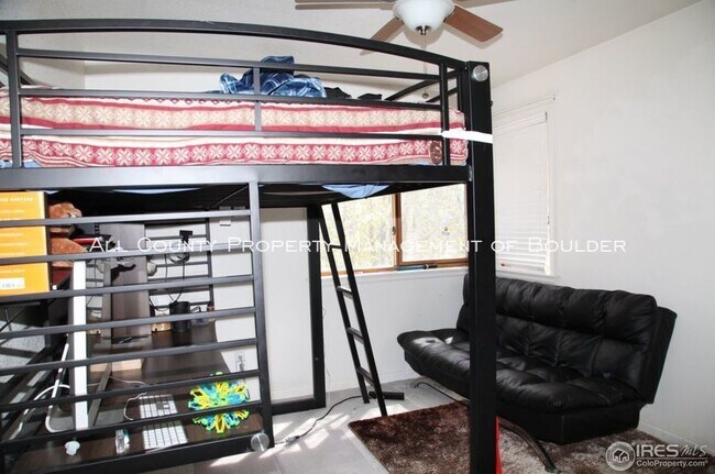 Building Photo - 842 St Andrews Ln