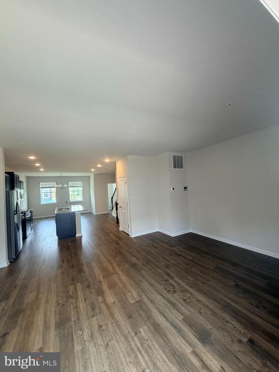 Building Photo - 6504 Bullrush Ct