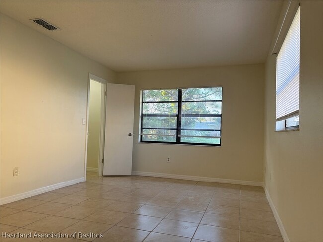 Building Photo - 4817 Vilabella Dr