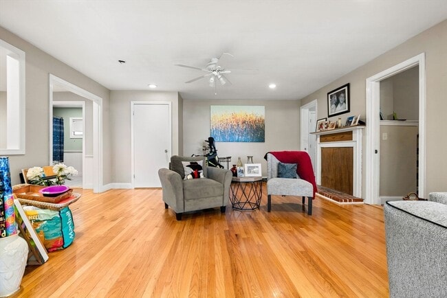 Building Photo - 22 Witham St