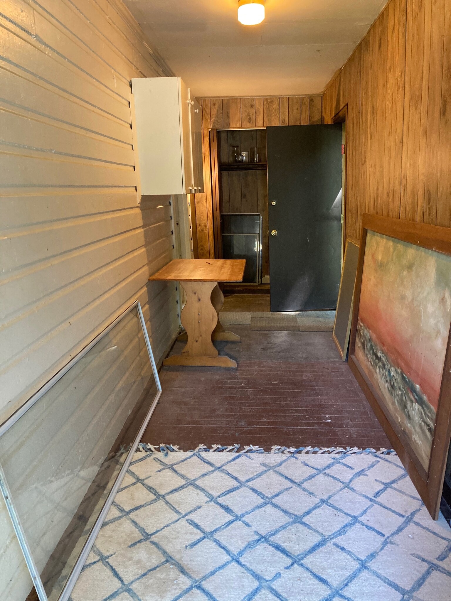 Mud Room - 3805 Greensprings Ave