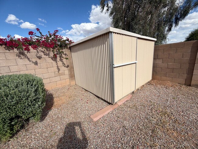 Building Photo - 16719 N 160th Ave