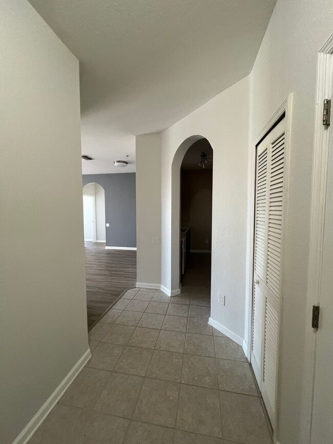 Building Photo - Stunning 3-Bed / 2-Bath Condo in Hunters Creek – Prime Orlando Location