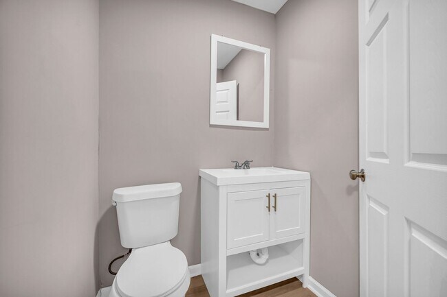 Building Photo - Charming 2BR Duplex in Atlanta