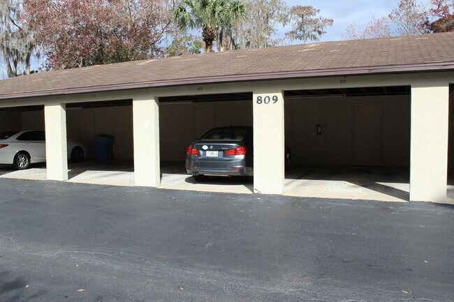 Building Photo - Up Coming - 2 bedroom/2 bath Condo!