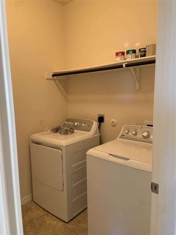Building Photo - 501 Cardenas Ln