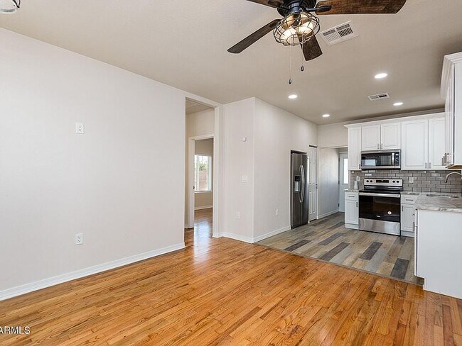 Building Photo - 1618 W Taylor St