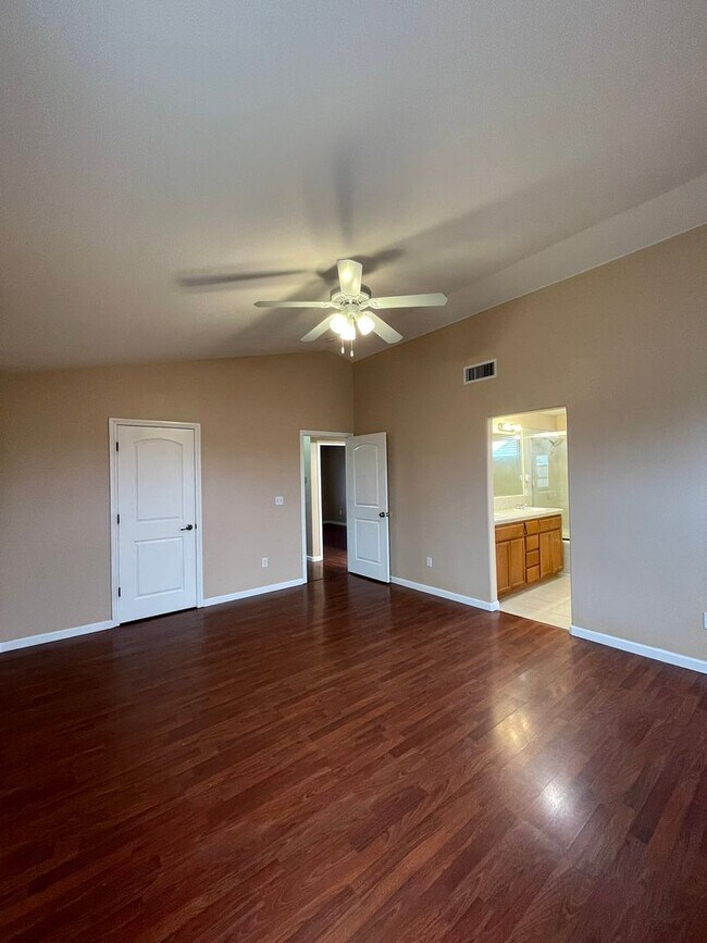 Building Photo - Half off 1st month's rent