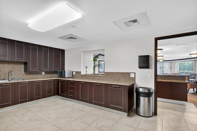 Building Photo - 801 Briny Ave