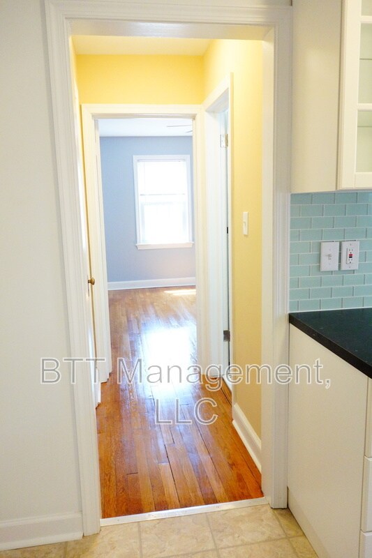 Building Photo - 812 Greenwood Cir