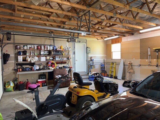 Building Photo - 36420 N Tamarack Dr