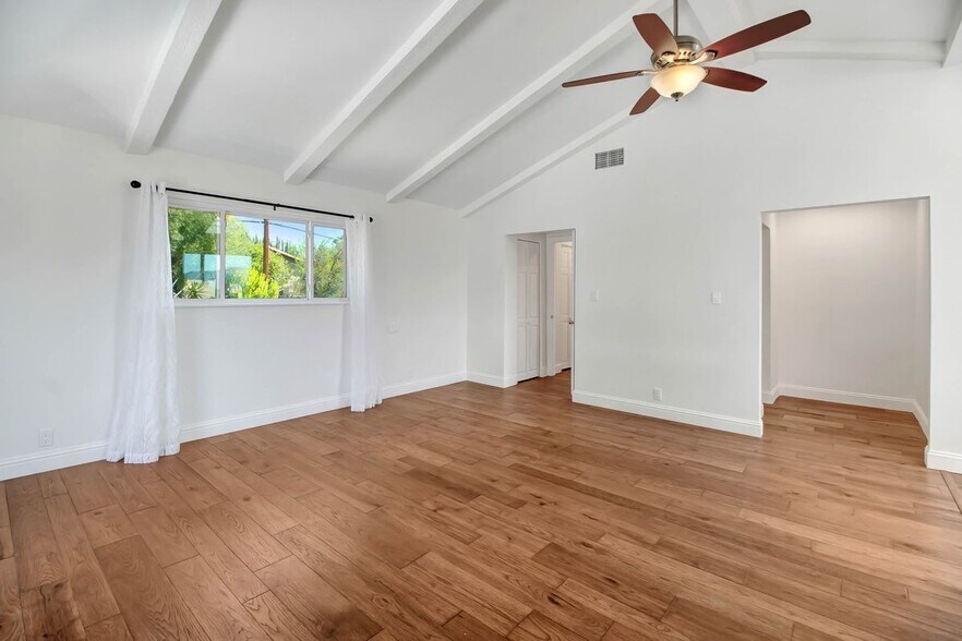 Building Photo - 2401 Olive Ave