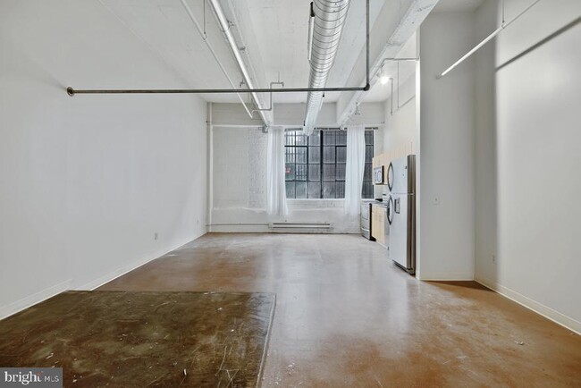 Building Photo - 412-26 S 13th St