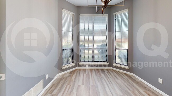 Building Photo - 2536 Beau Dr