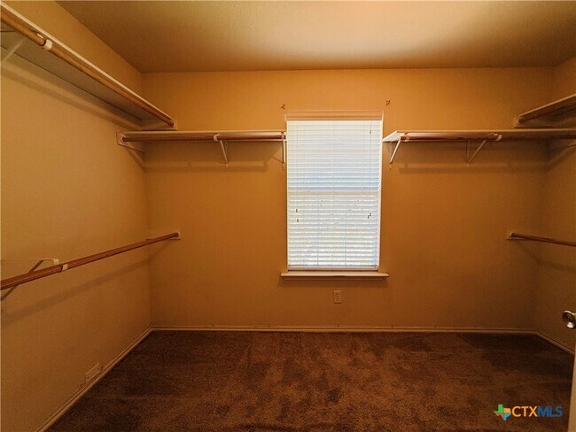 Building Photo - 109 W Great Plains Trail